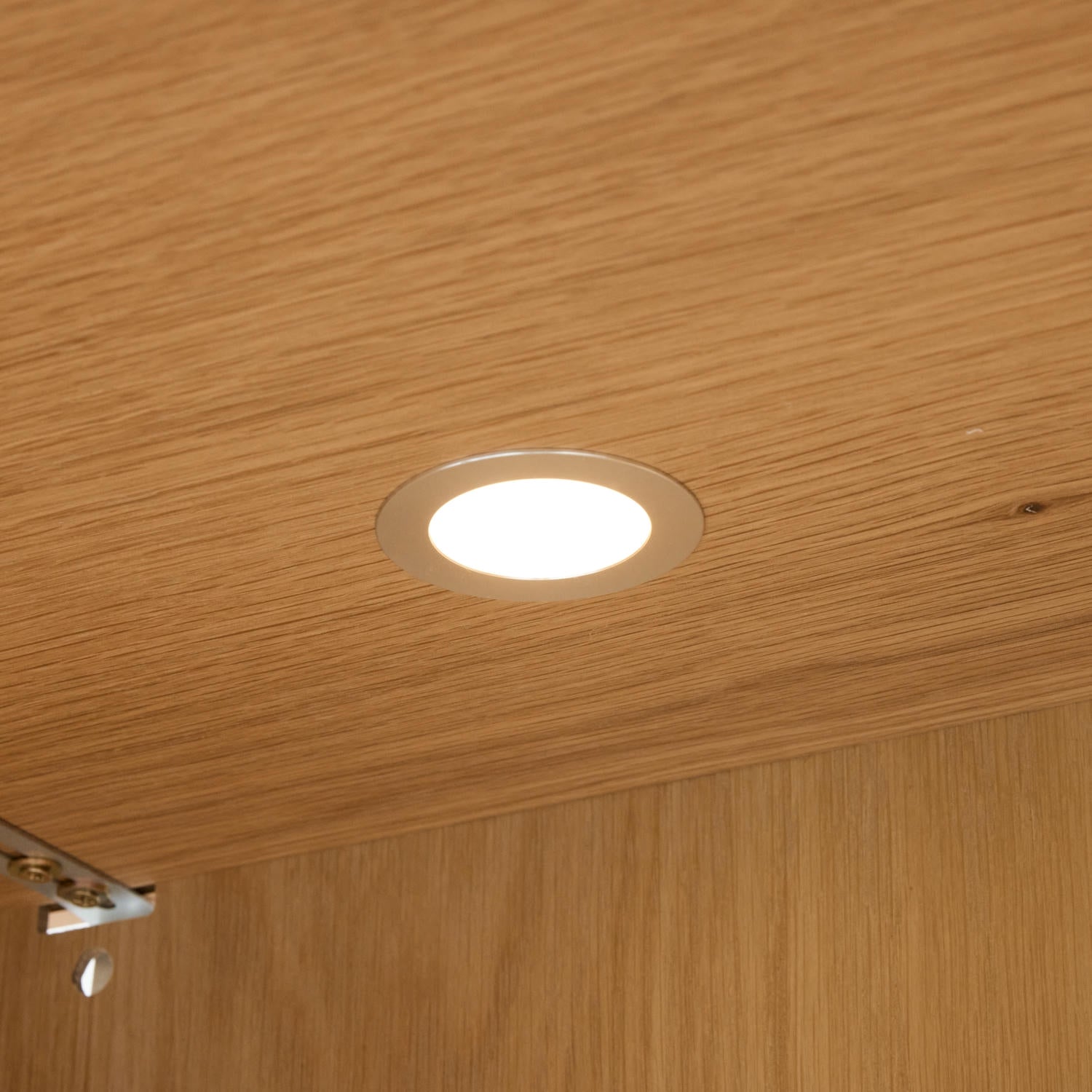 Nyborg Highboard mit LED-Beleuchtung - 123 cm breit - Wildeiche Natur