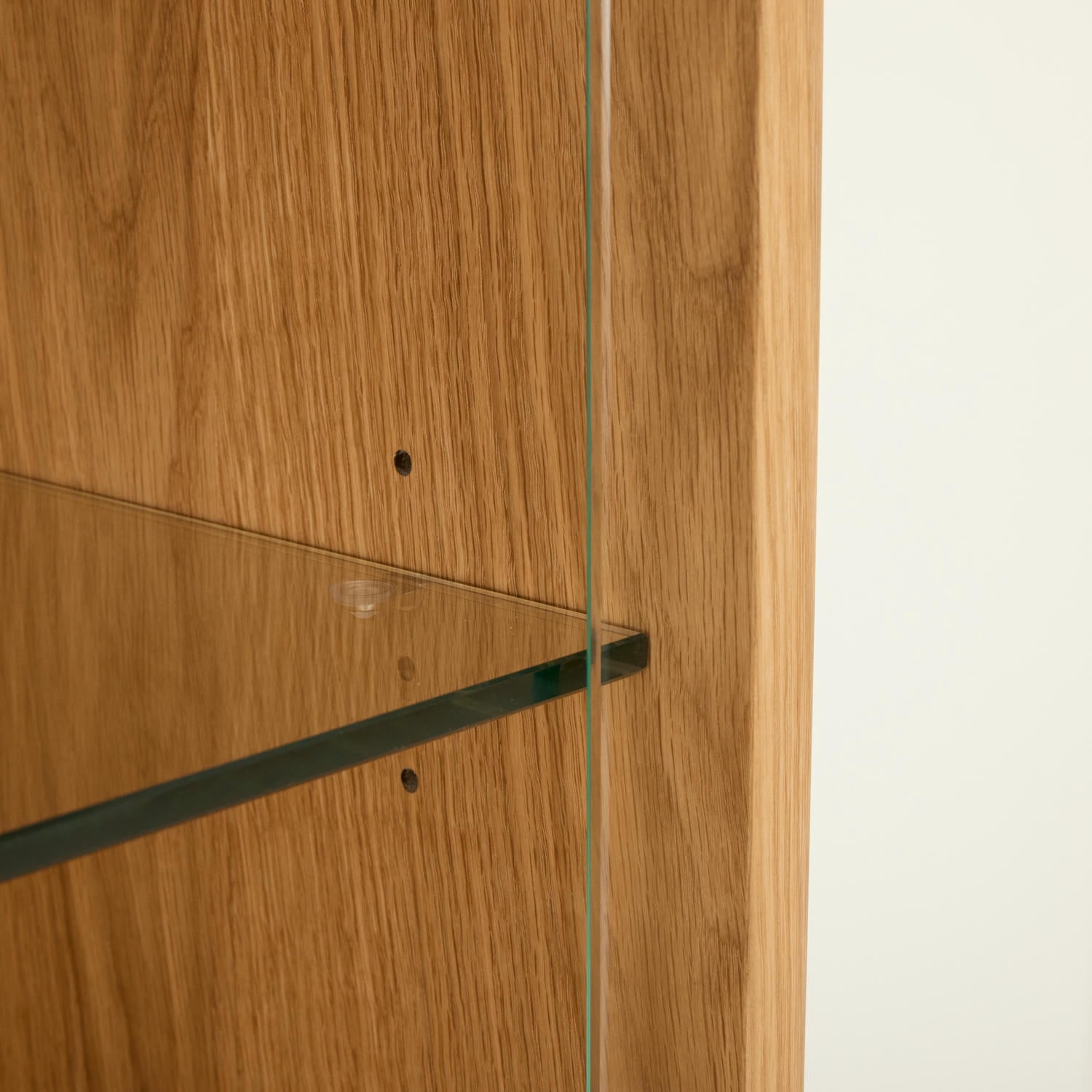 Nyborg Highboard mit LED-Beleuchtung - 123 cm breit - Wildeiche Natur