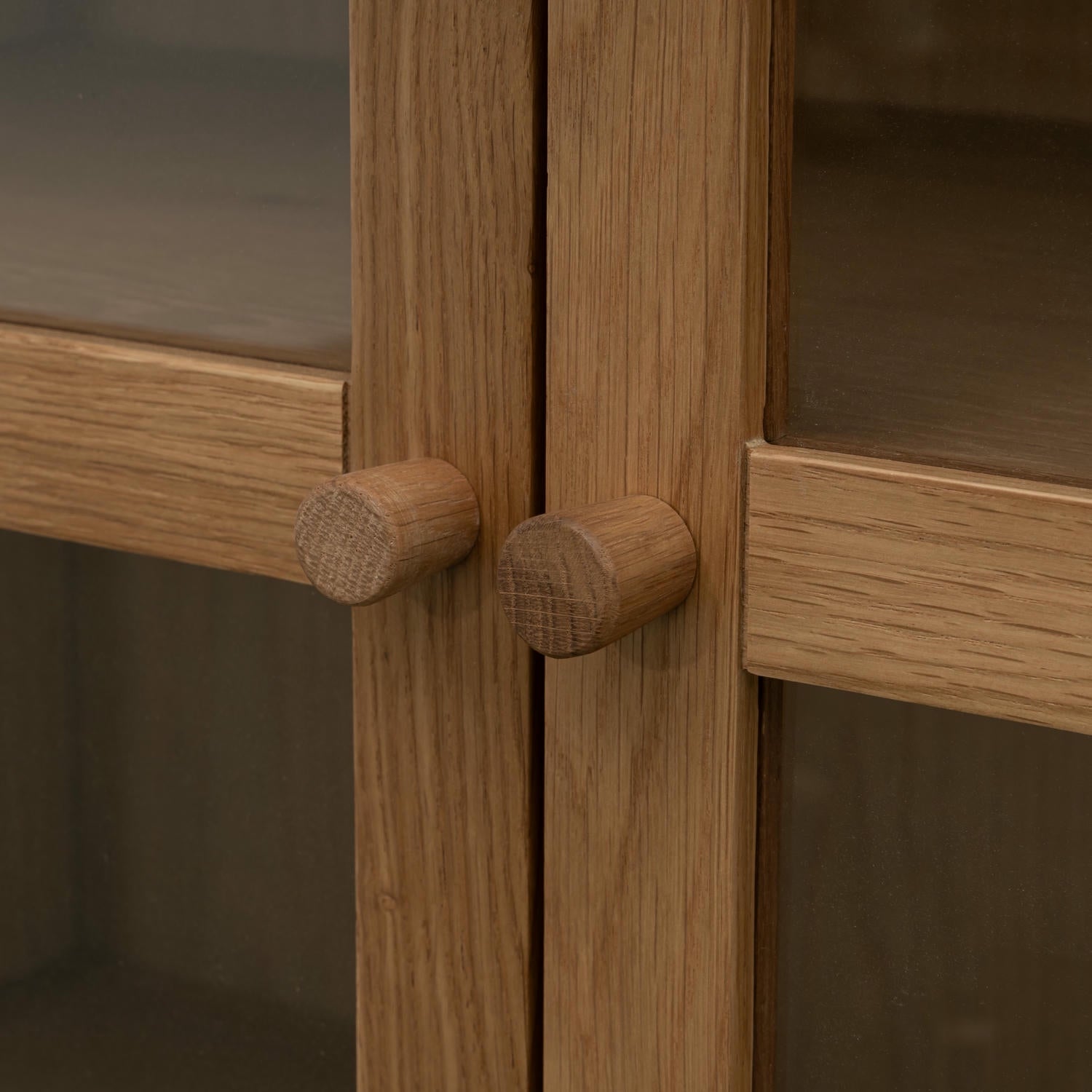 Svendborg Sideboard mit 3 Glastüren - 137 cm breit - Wildeiche Natur