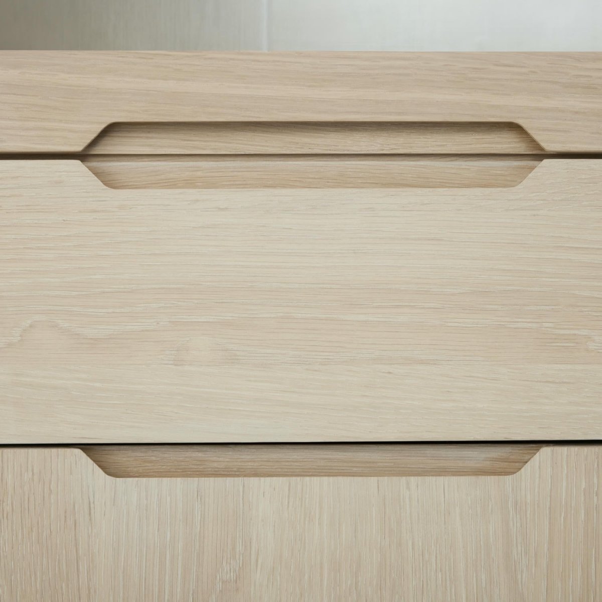 Highboard mit LED-Beleuchtung - 124 cm breit - Eiche bianco