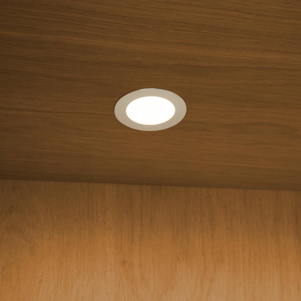 Highboard mit LED-Beleuchtung - 124 cm breit - Wildeiche
