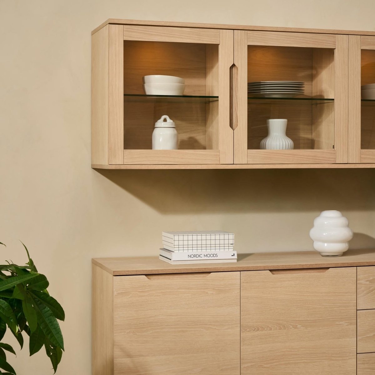 Wandschrank mit LED-Beleuchtung - 213 cm breit - Eiche bianco