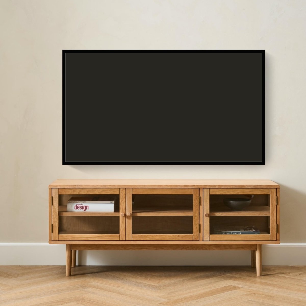 TV-Tisch mit 3 Glastüren - 137 cm breit - Wildeiche